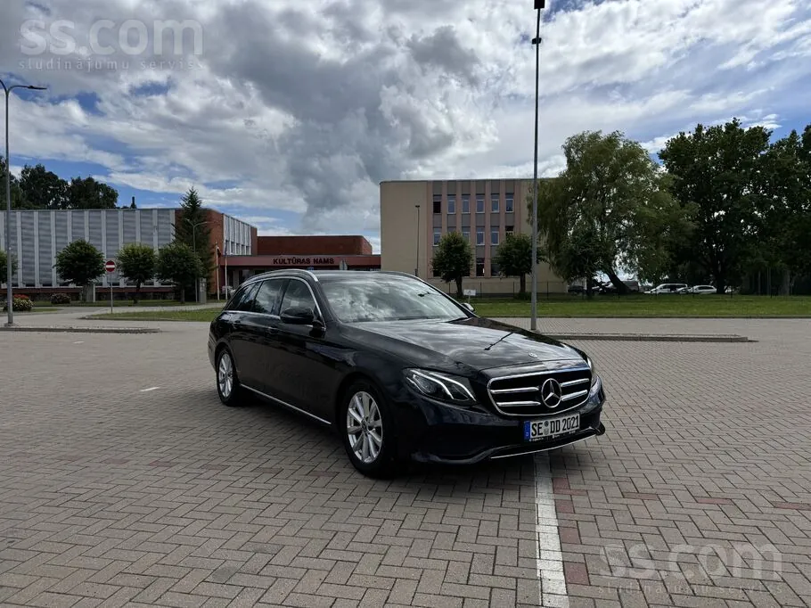 Mercedes-Benz E220 2019 photo 5