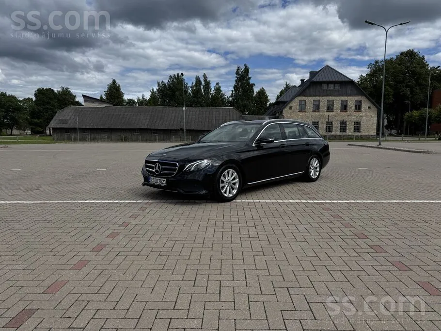 Mercedes-Benz E220 2019 photo 3