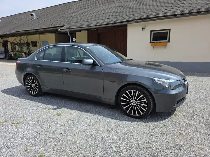BMW 5 Series 2005 photo 3