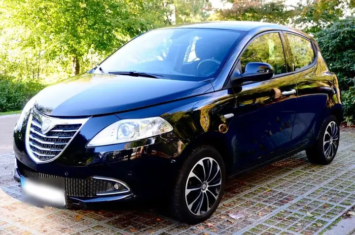 Lancia Ypsilon