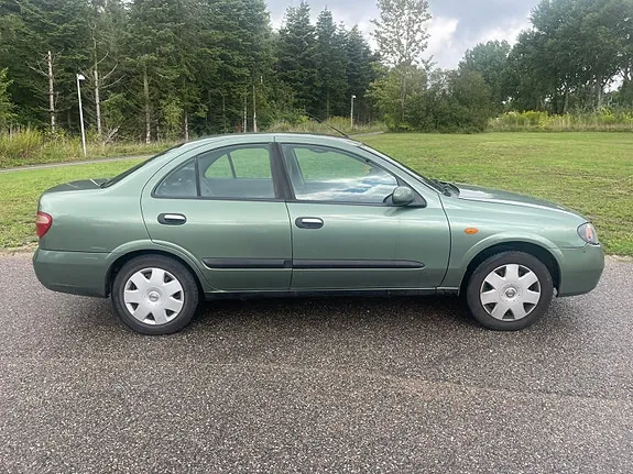 Nissan Almera 2003 photo 2