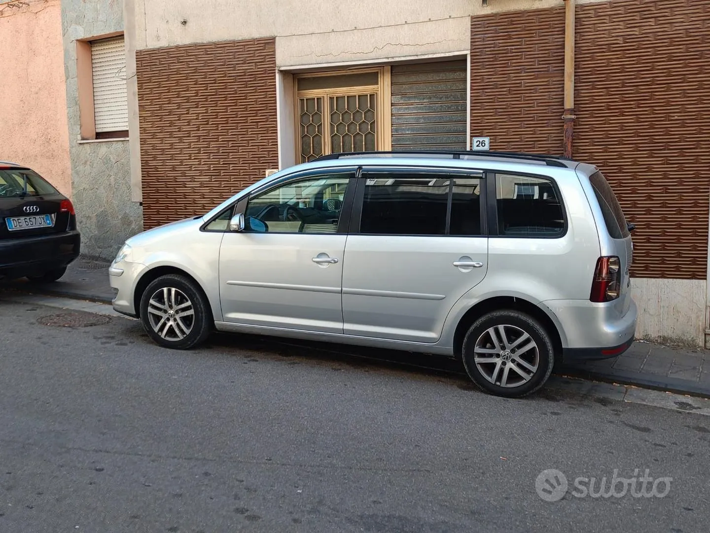 Volkswagen Touran 2007 photo 2