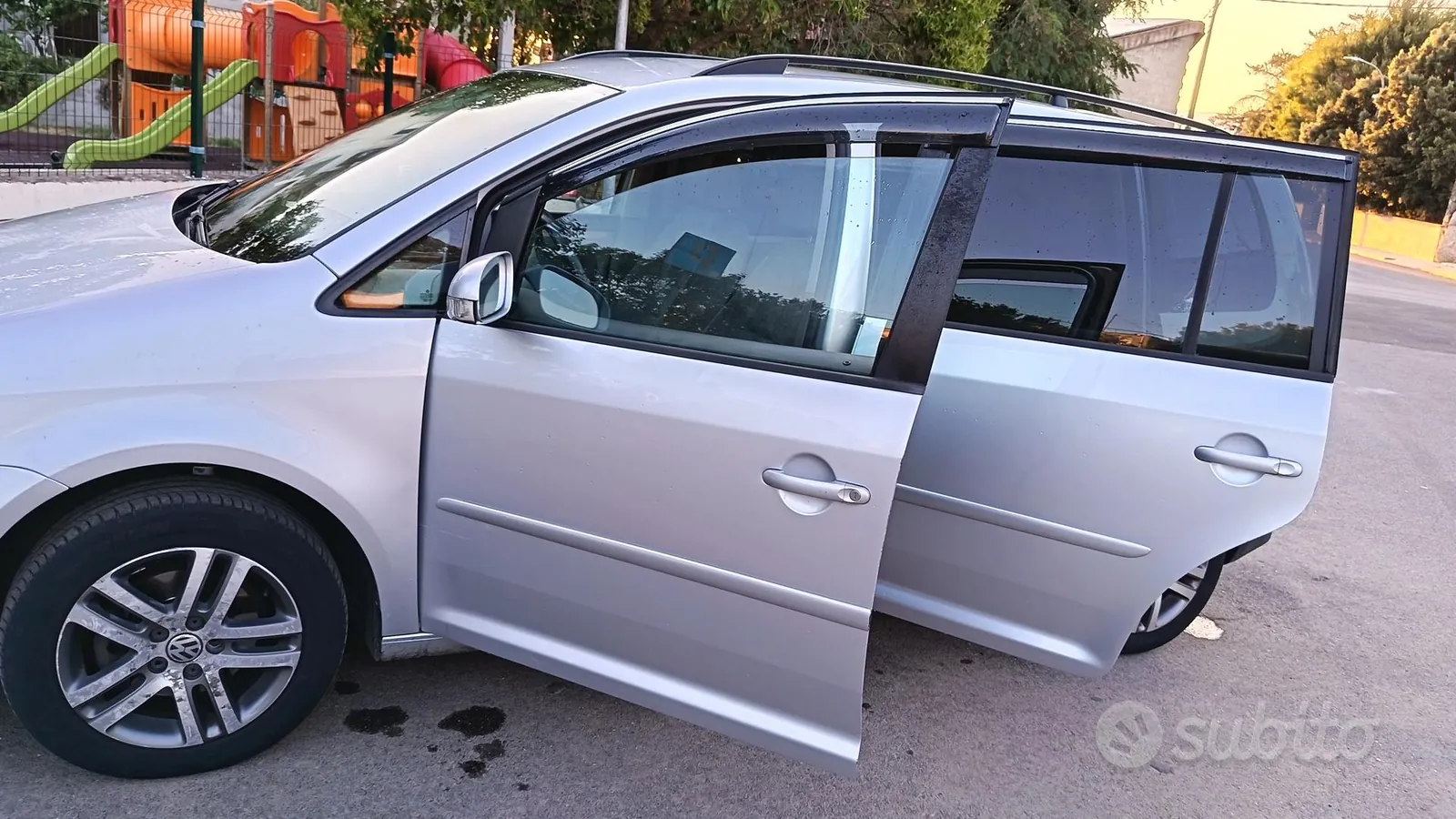 Volkswagen Touran 2007 photo 4