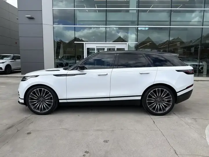 Land Rover Range Rover Velar 2023 photo 5