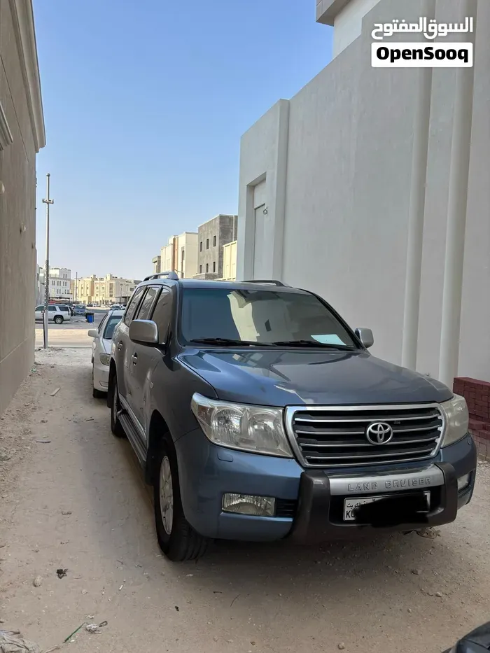 Toyota Land Cruiser 2010 photo 3