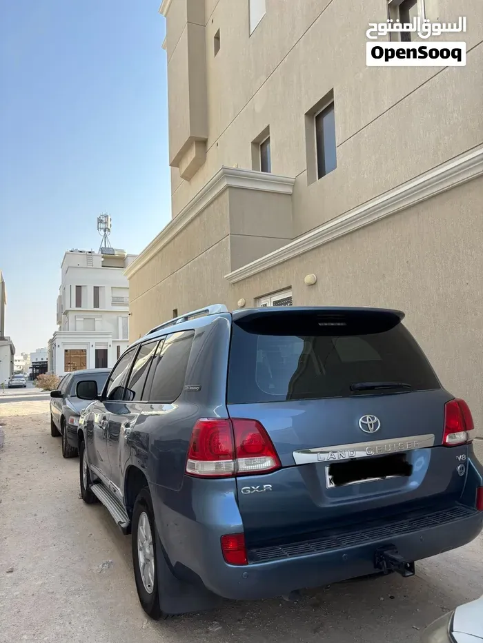 Toyota Land Cruiser 2010 photo 2