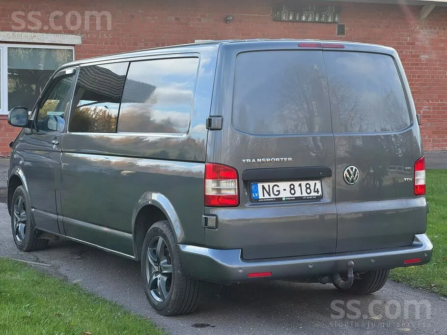 Volkswagen Transporter T5 2010 photo 5