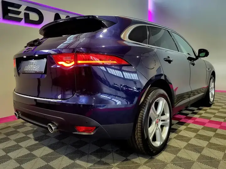 Jaguar F-Pace