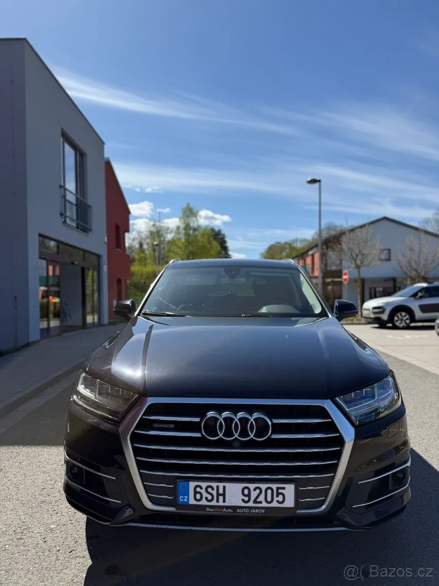 Audi Q7 2016 photo 2