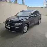 Volkswagen T-Roc 2022 photo 2