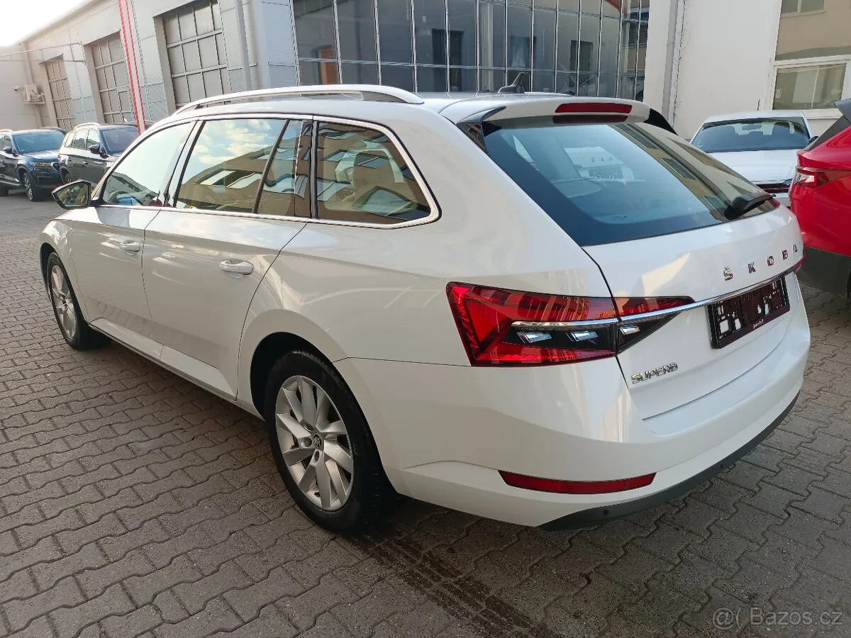 Skoda Superb 2022 photo 3