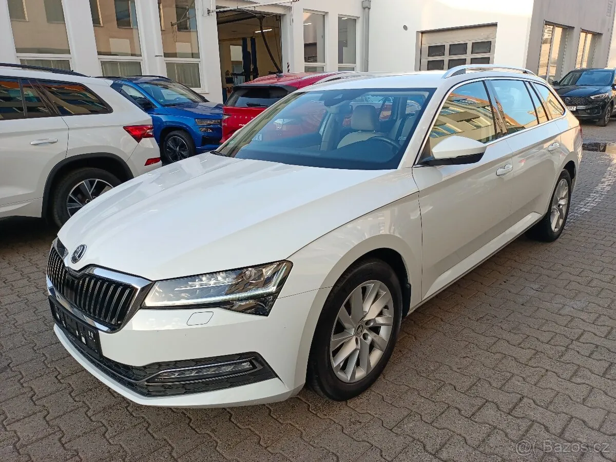 Skoda Superb 2022 photo 2