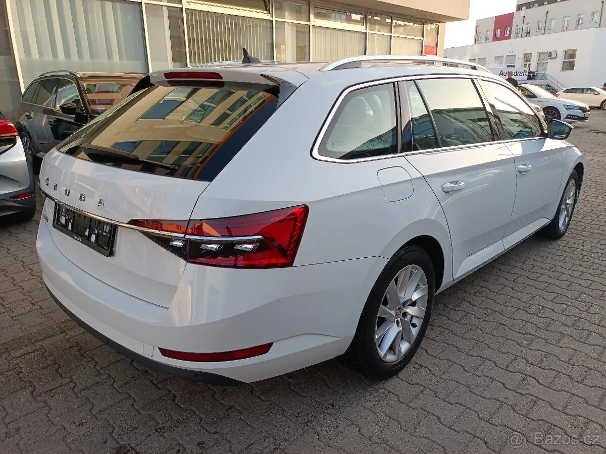 Skoda Superb 2022 photo 4