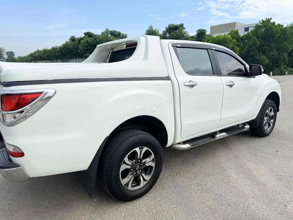 Mazda Bt-50 2016 photo 2