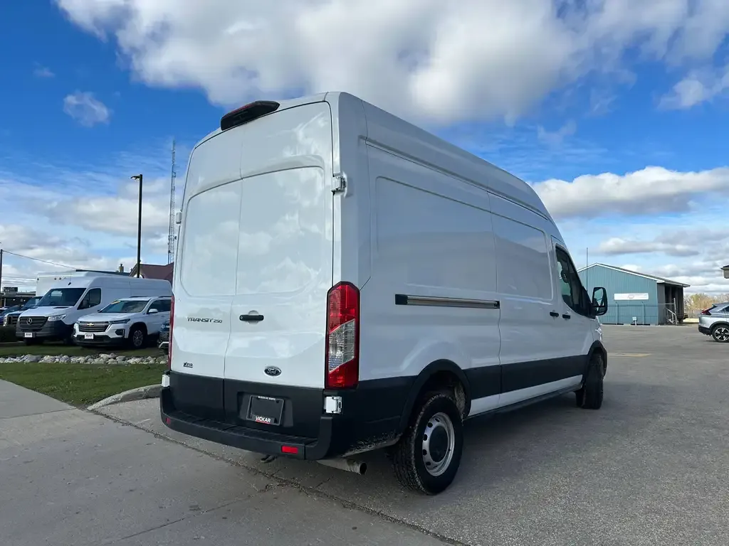 Ford Transit Cargo Van 2023 photo 5