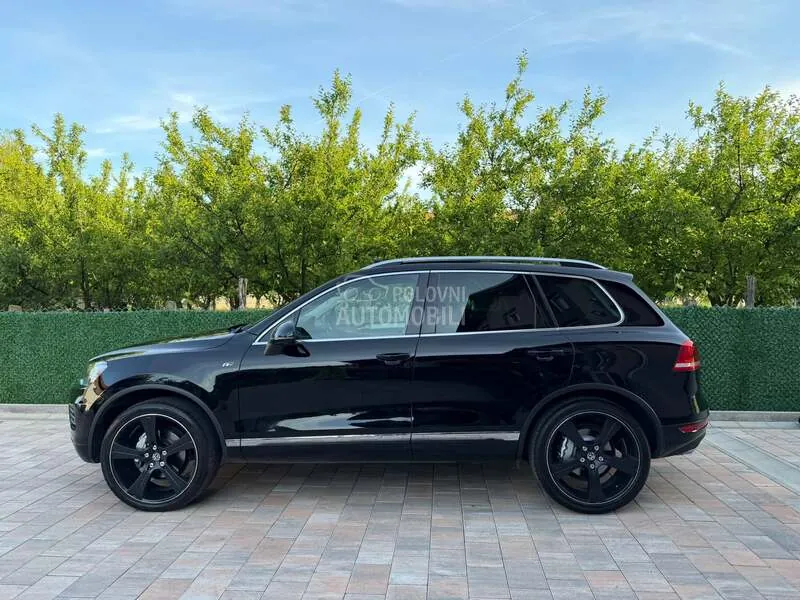 Volkswagen Touareg 2012 photo 2