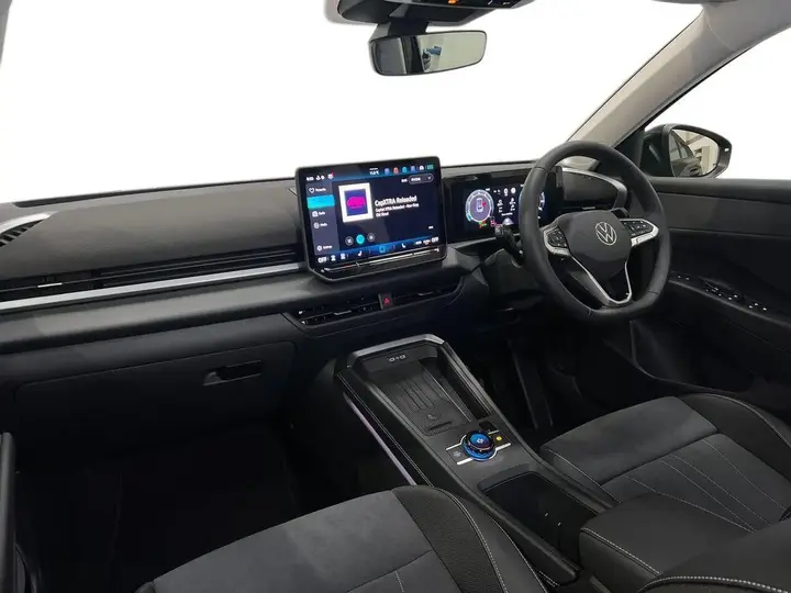 Volkswagen T-Roc 2026 photo 2