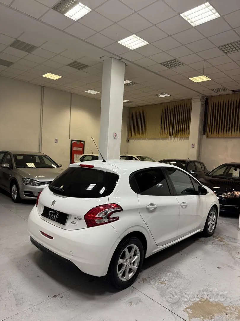 Peugeot 208 2014 photo 5
