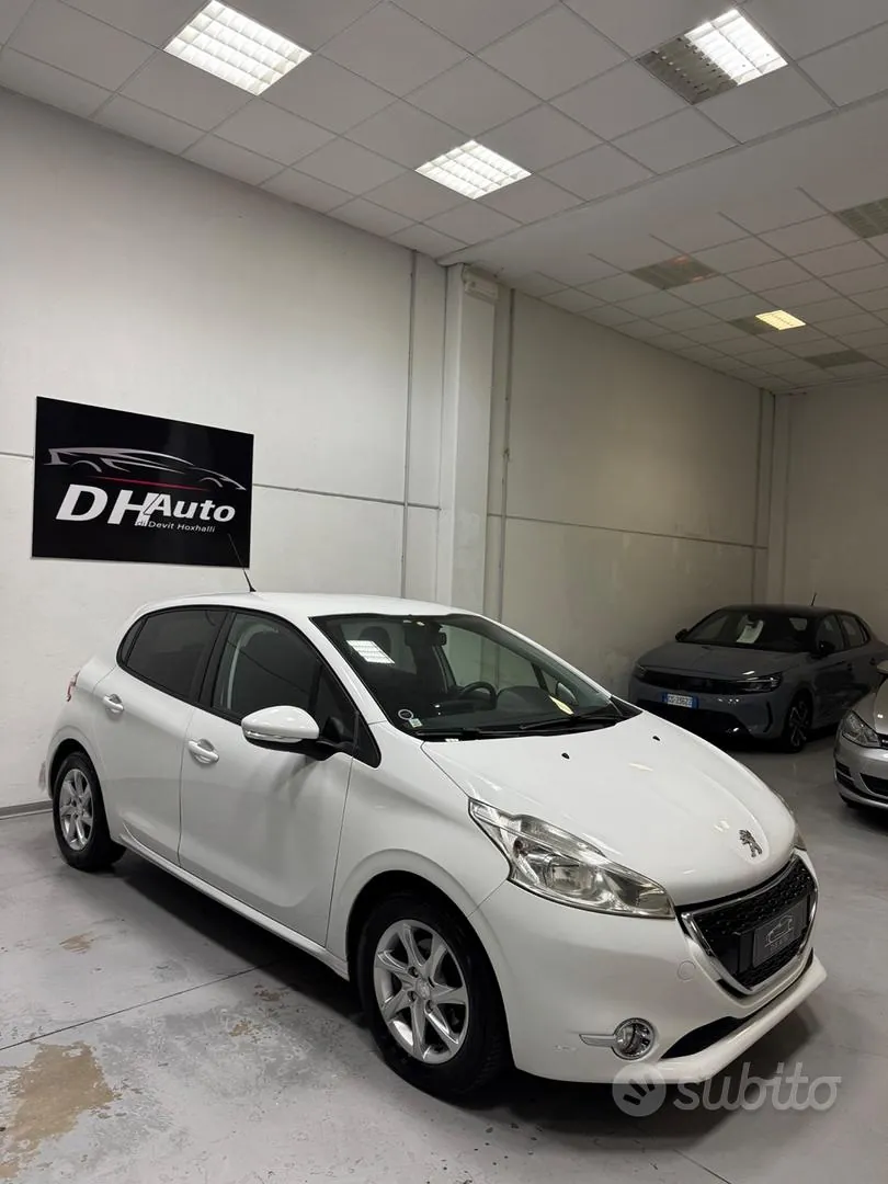 Peugeot 208 2014 photo 3