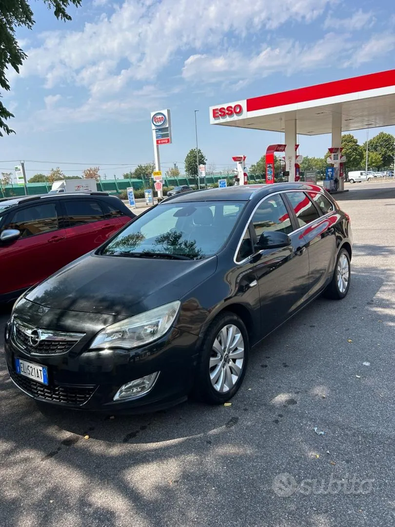 Opel Astra 2012 photo 4