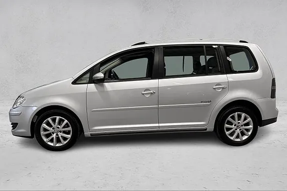 Volkswagen Touran 2010 photo 2