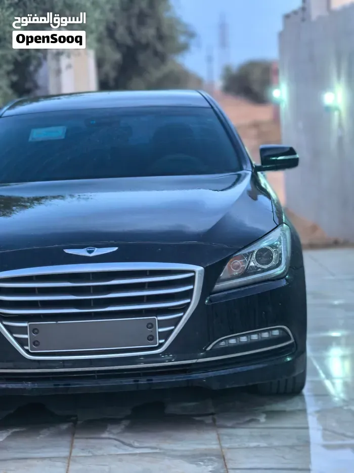 Genesis G80 2016 photo 2
