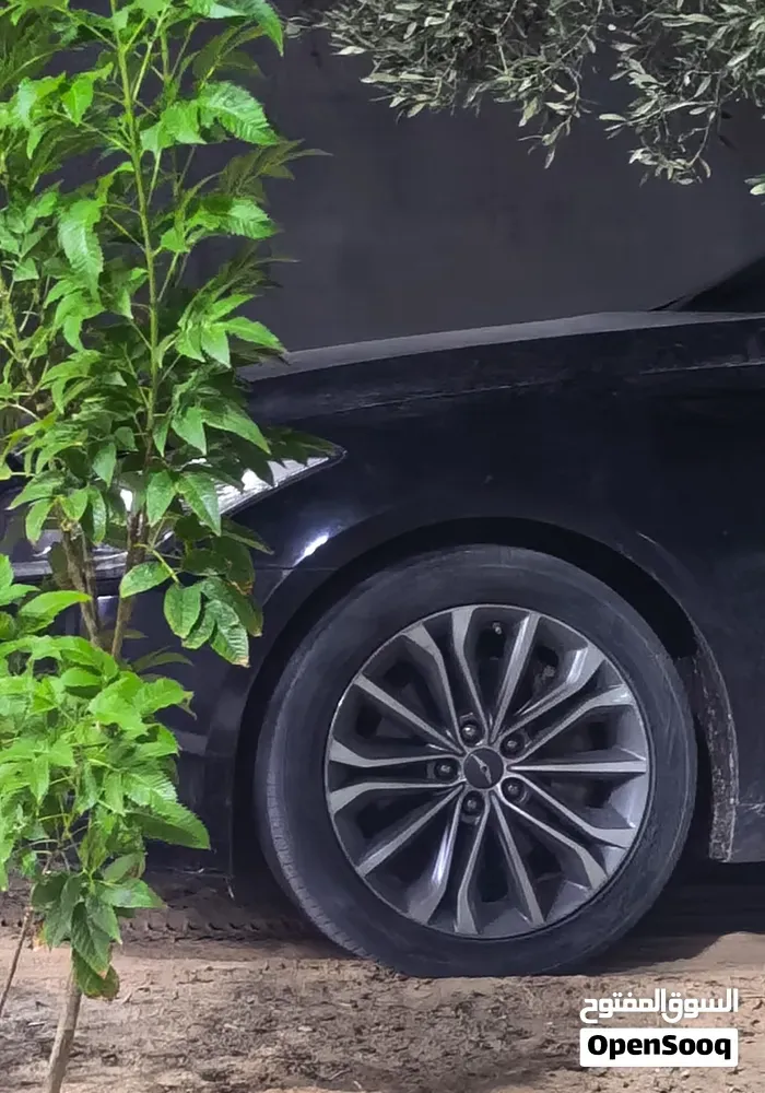 Genesis G80 2016 photo 3