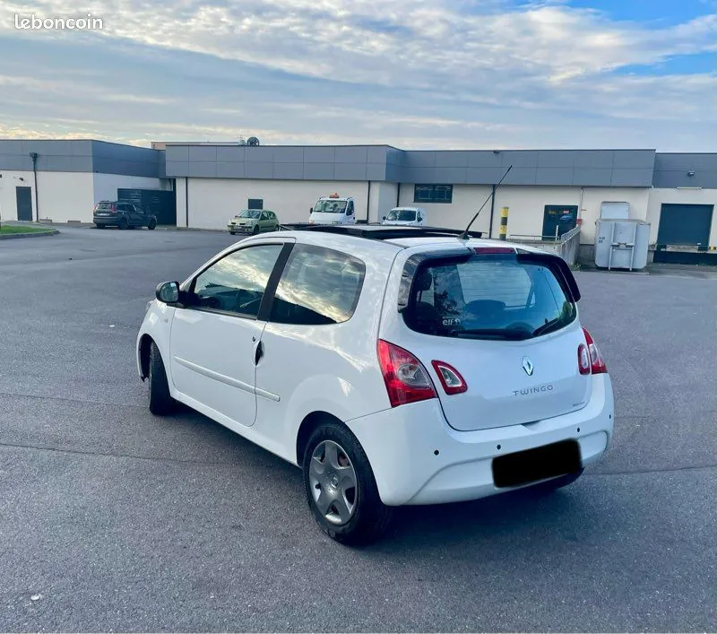 Renault Twingo 2014 photo 2