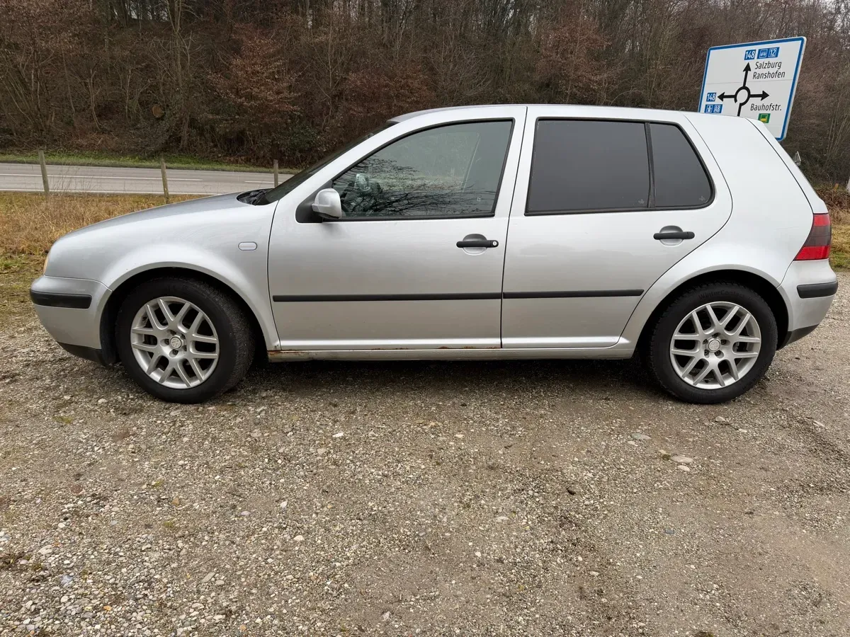 Volkswagen Golf 2003 photo 2