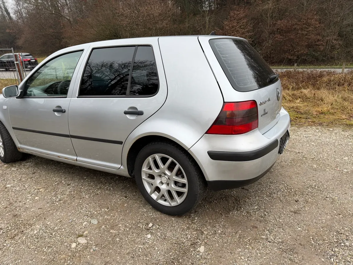 Volkswagen Golf 2003 photo 3