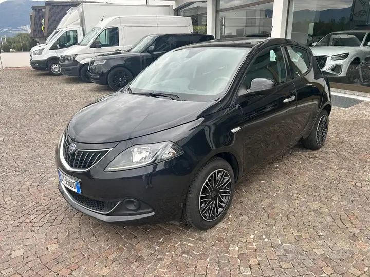 Lancia Ypsilon 2022 photo 2