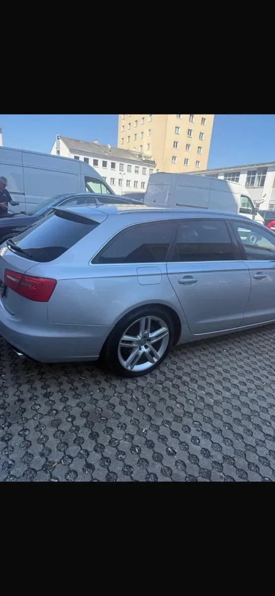 Audi A6 2012 photo 2