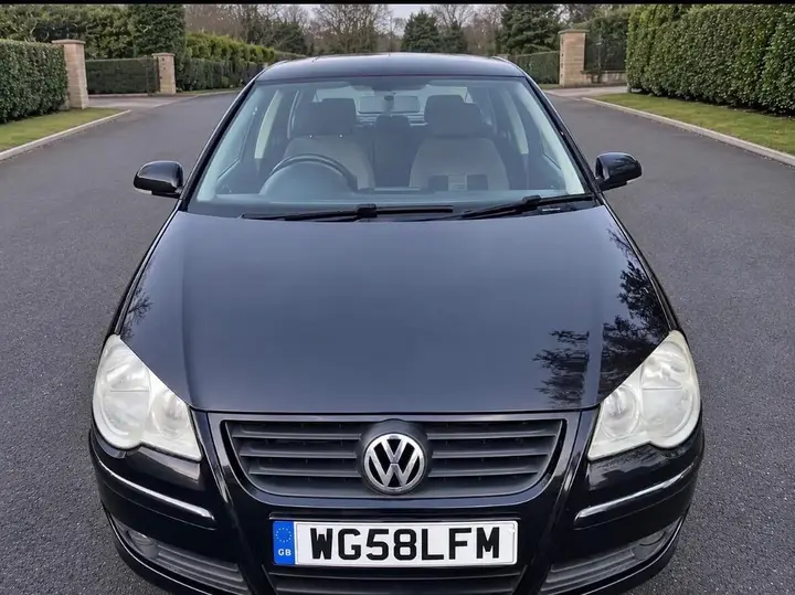 Volkswagen Polo 2009 photo 2