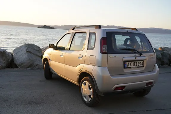 Suzuki Ignis 2003 photo 2