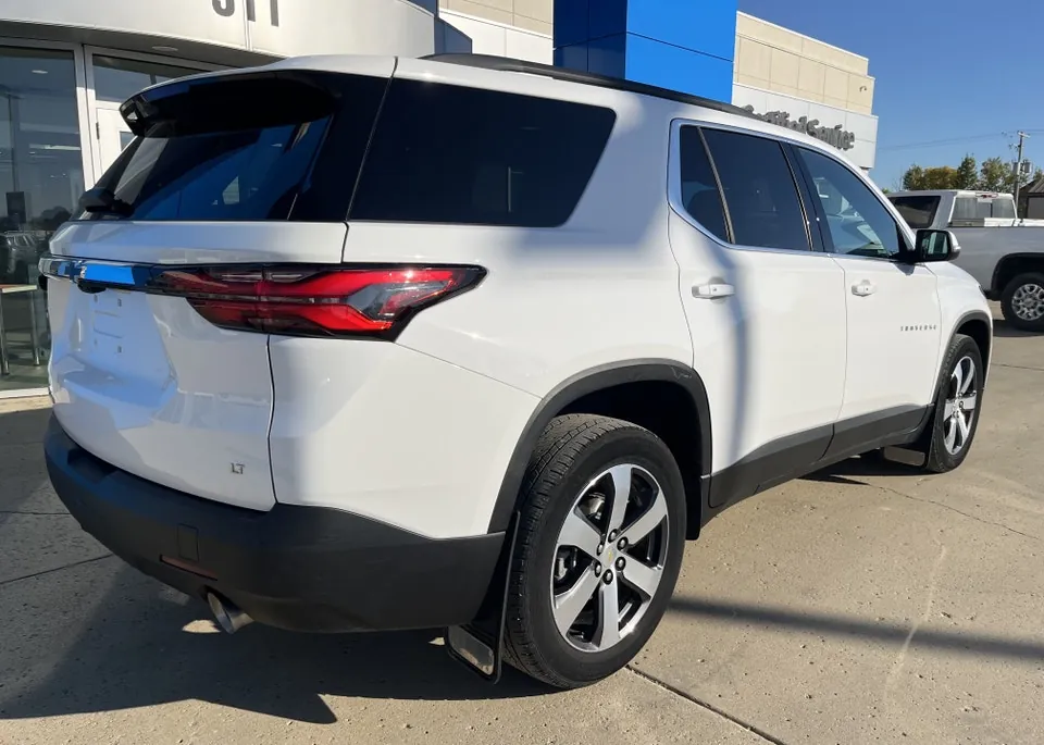 Chevrolet Traverse 2023 photo 2