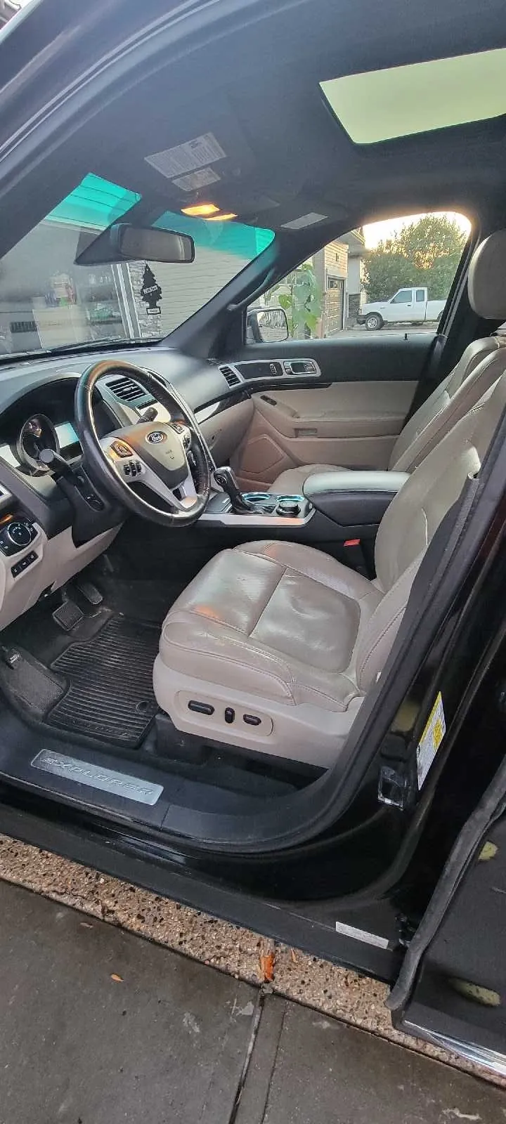 Ford Explorer 2014 photo 3