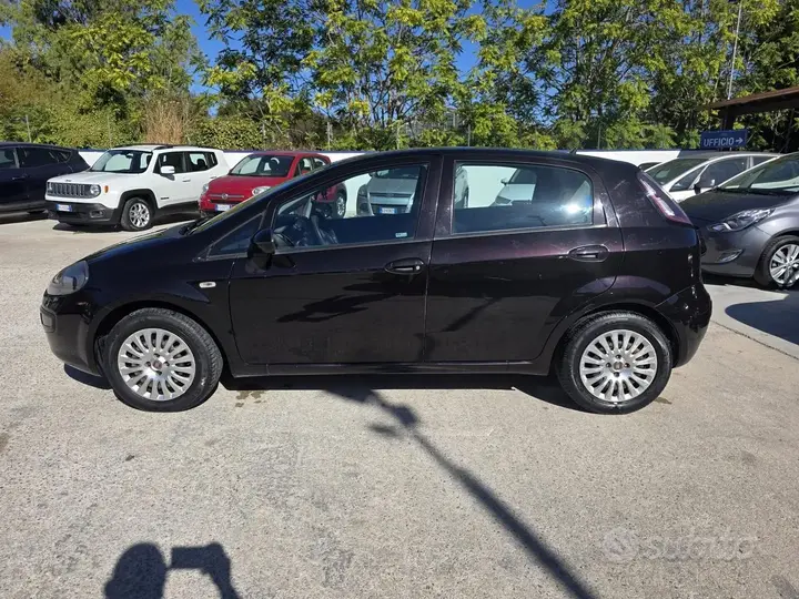 Fiat Punto 2011 photo 3