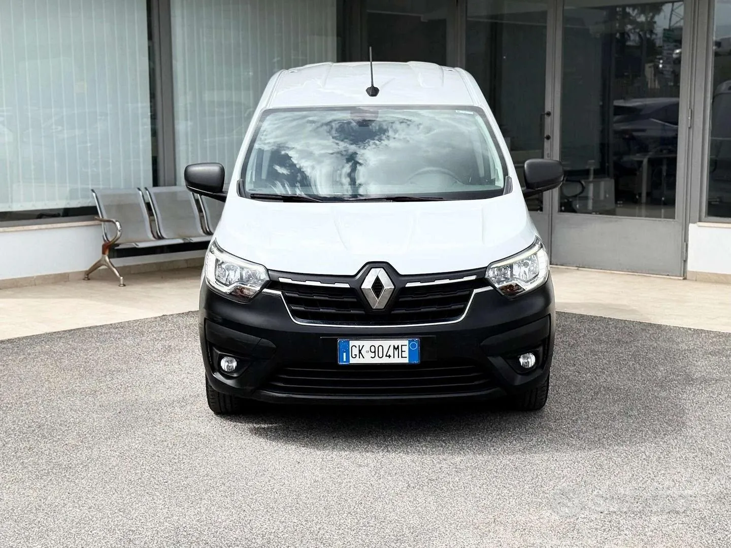 Renault Express 2023 photo 2