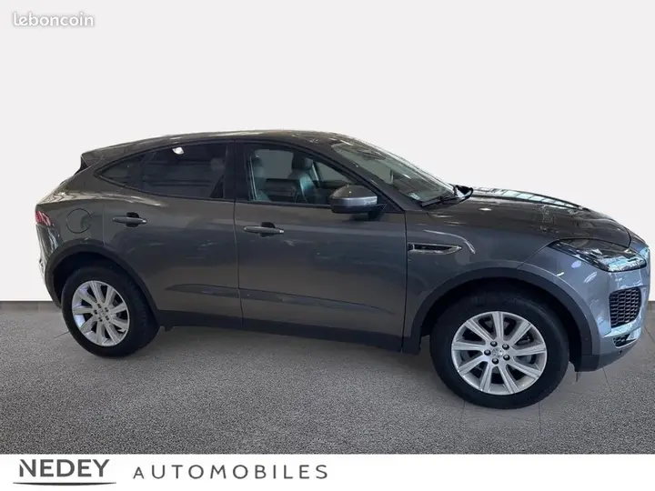 Jaguar E-Pace 2018 photo 4