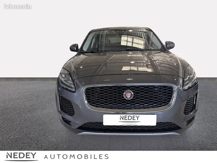 Jaguar E-Pace 2018 photo 2