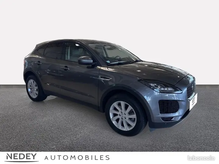 Jaguar E-Pace 2018 photo 3