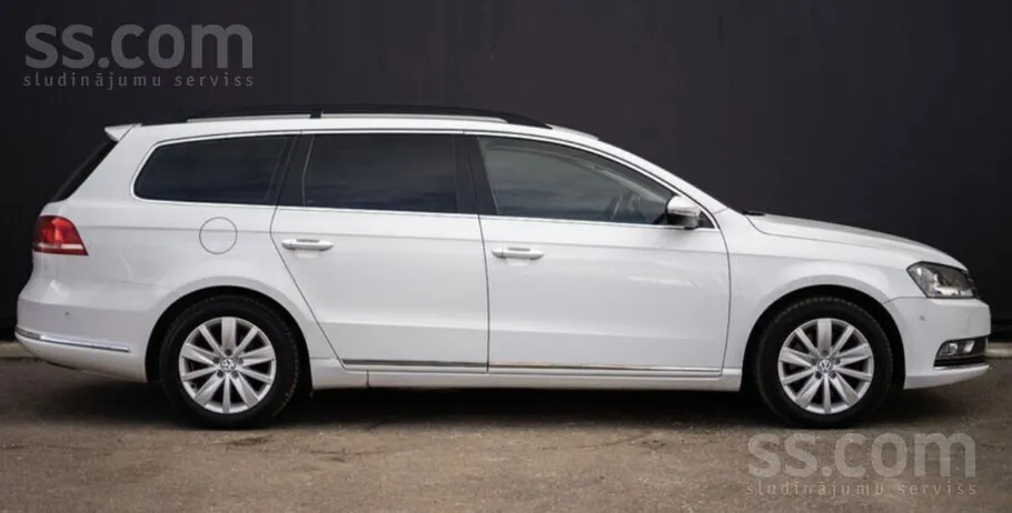 Volkswagen Passat 2011 photo 2