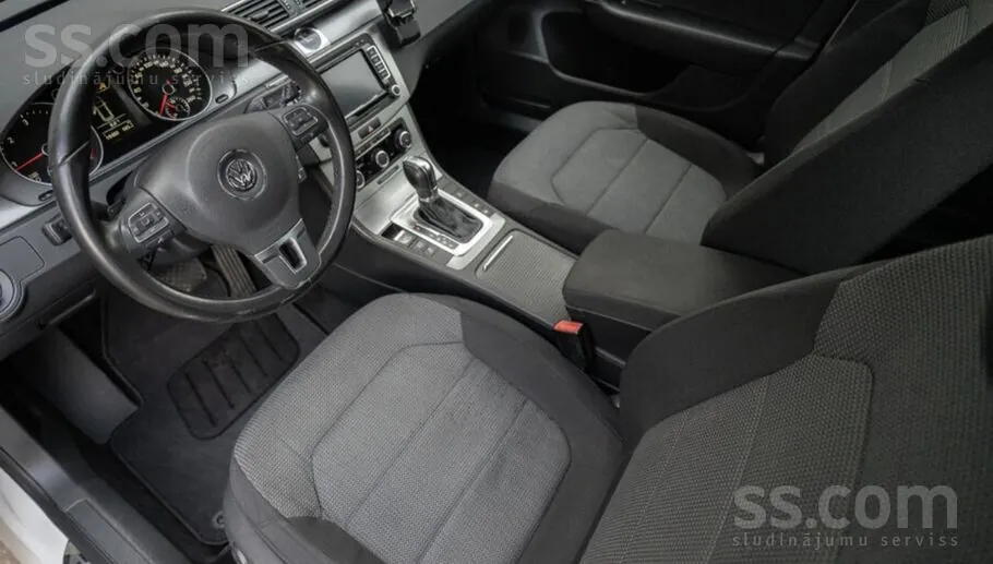 Volkswagen Passat 2011 photo 3