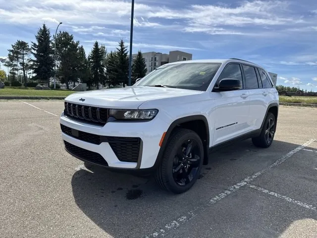 Jeep Grand Cherokee 2026 photo 3