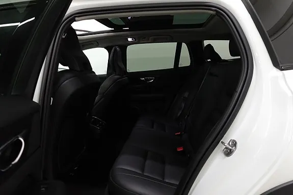 Volvo V60 Cross Country 2022 photo 5