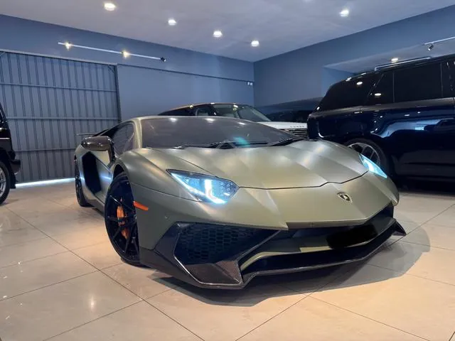 Lamborghini Aventador