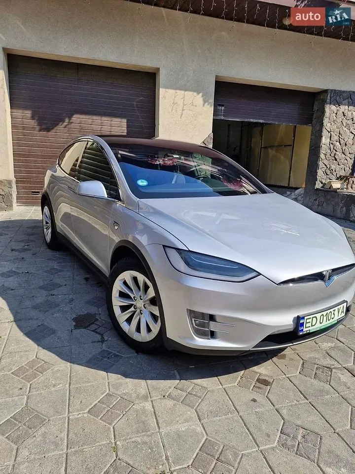 Tesla Model X 2018 photo 4