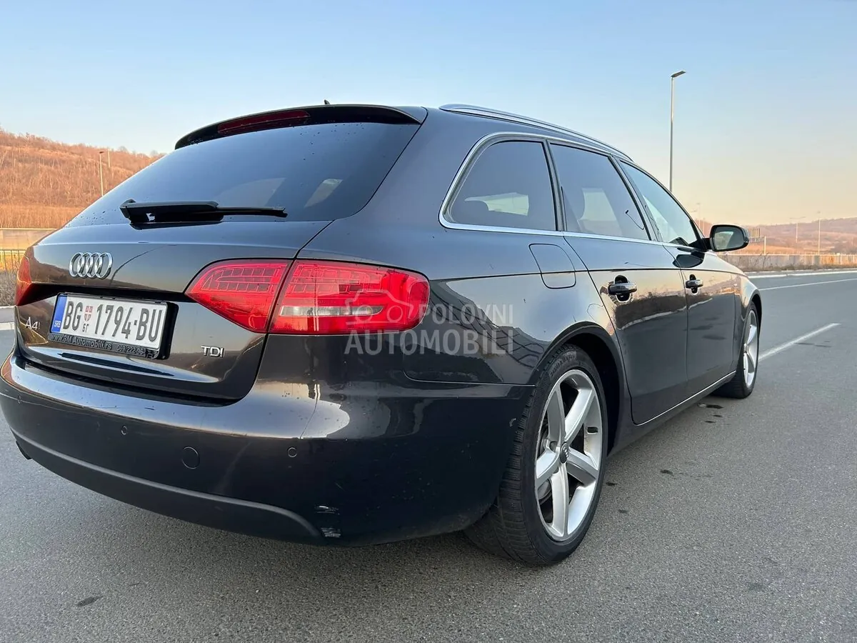 Audi A4 2011 photo 5