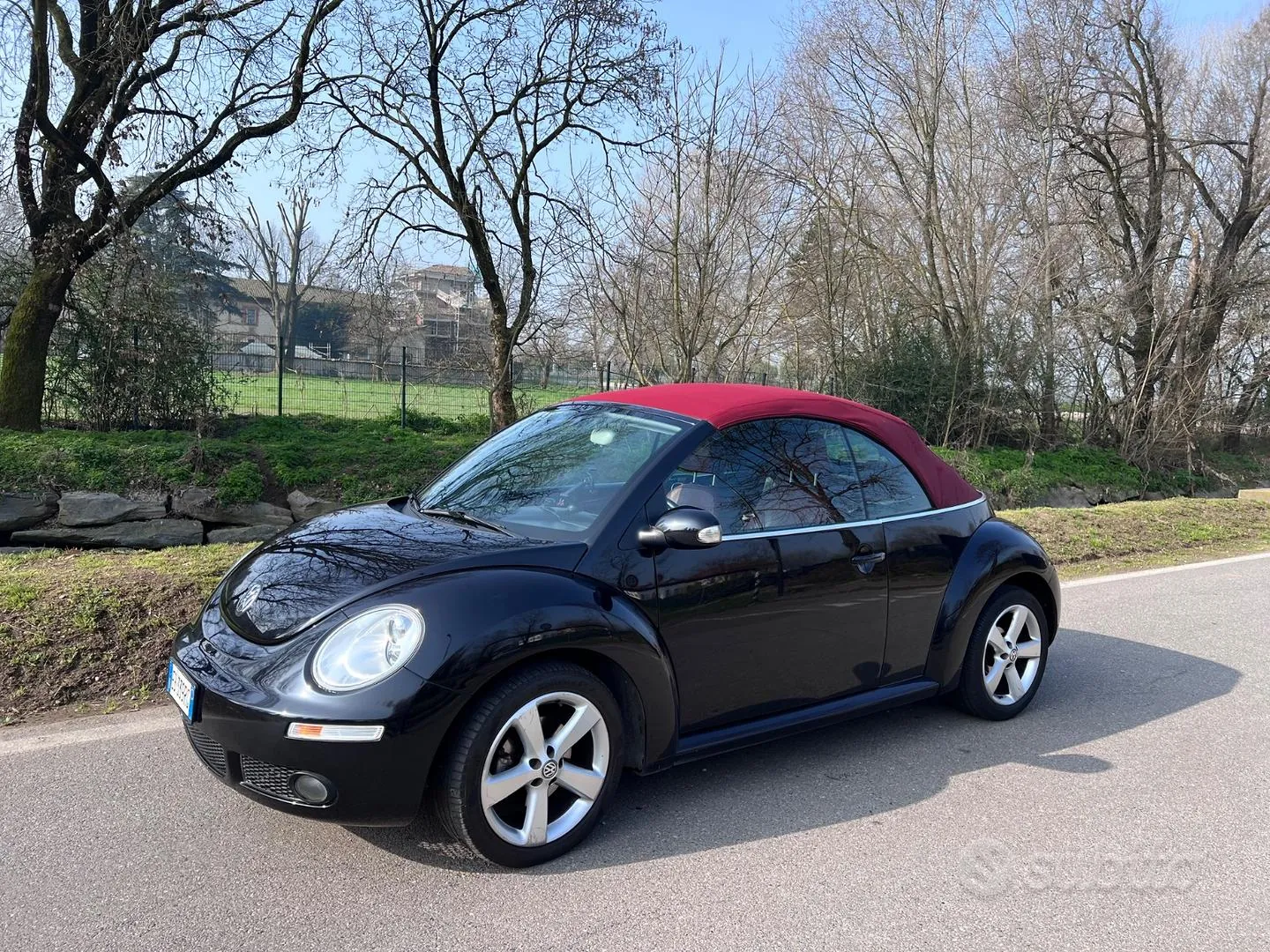 Volkswagen New Beetle 2010 photo 2