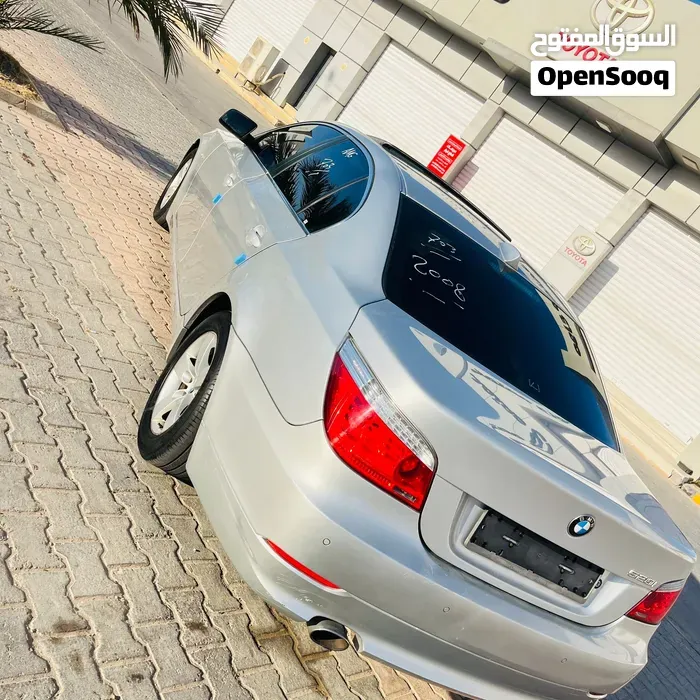 BMW 5 Series 2010 photo 2